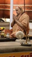Shri Shiva Pujana by HH Swamiji; Picture courtesy Shri Jaikishan Kandlur